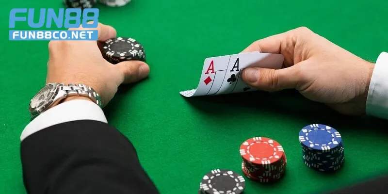 Các bước chia bài trong Xì tố tại Fun88