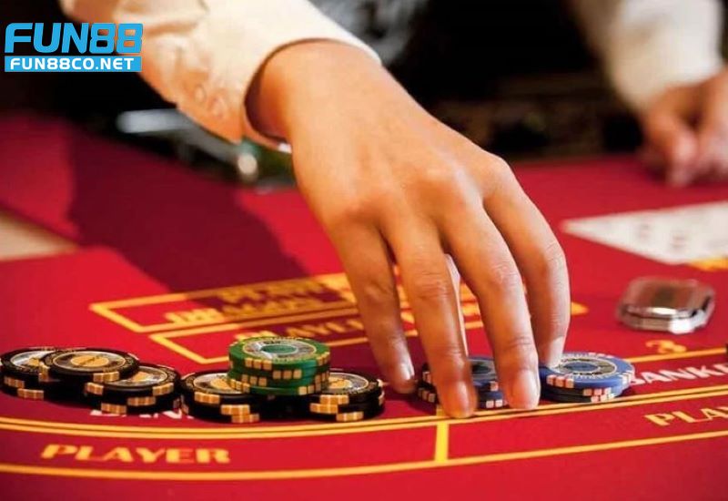 Chơi cược gấp thếp là công thức đánh Baccarat phổ biến nhất hiện nay