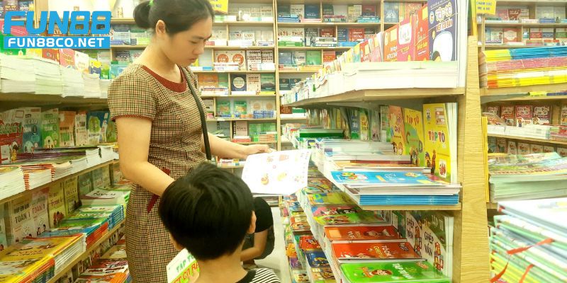 Tìm hiểu sách giải mã giấc mơ khi bạn mơ thấy đang đi mua sách